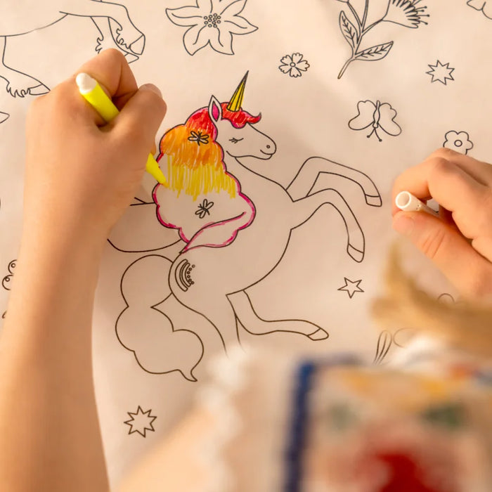 Față de masă impermeabilă „Magical Unicorns" pentru colorat 1.2x1.8m (cu markere)
