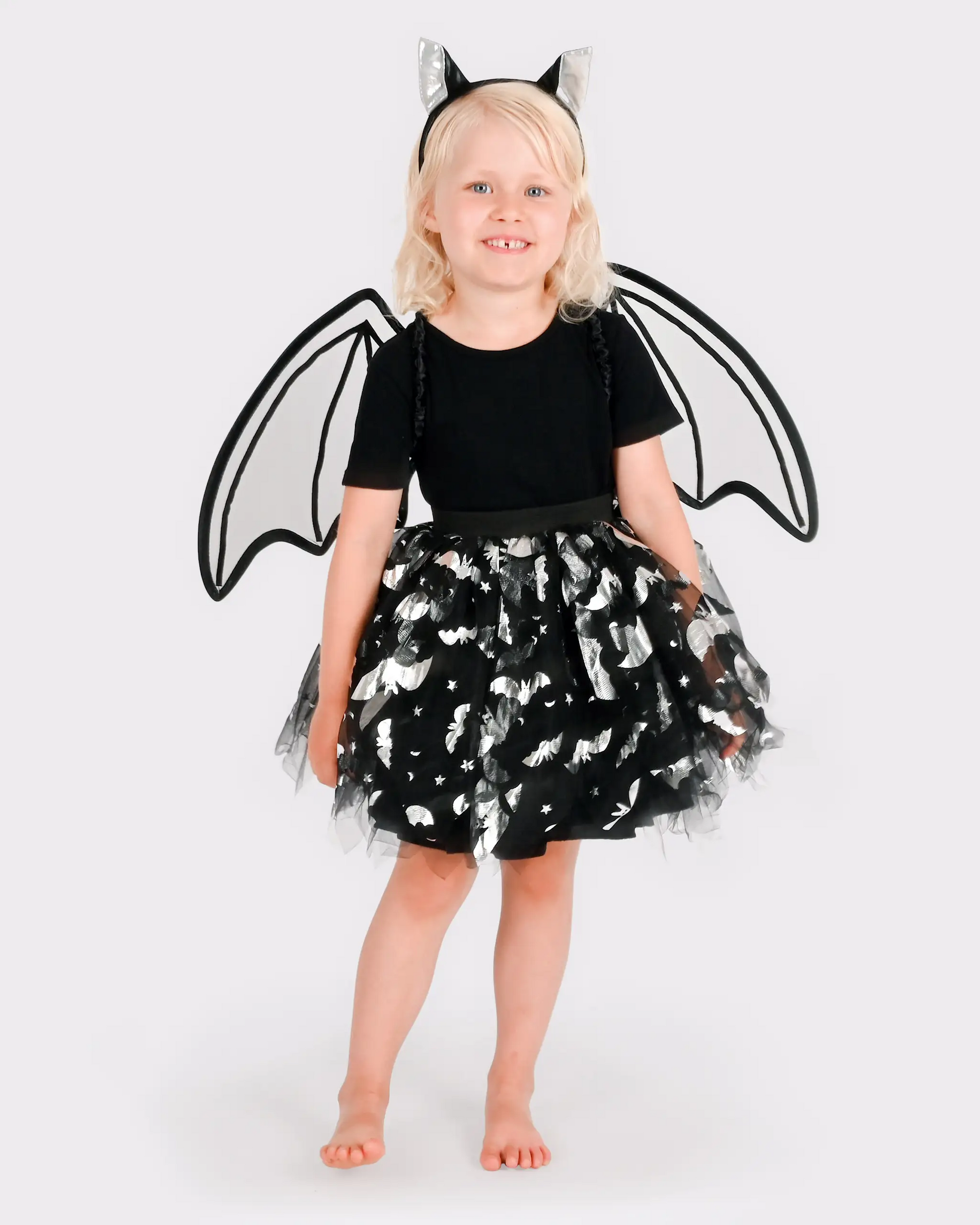 Costum liliac pentru fete 6–8 ani cu fustă tutu neagră, aripi și bentiță cu urechi