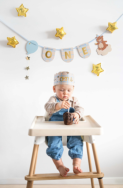 Banner si coroana „ONE” pentru prima aniversare, PartyDeco
