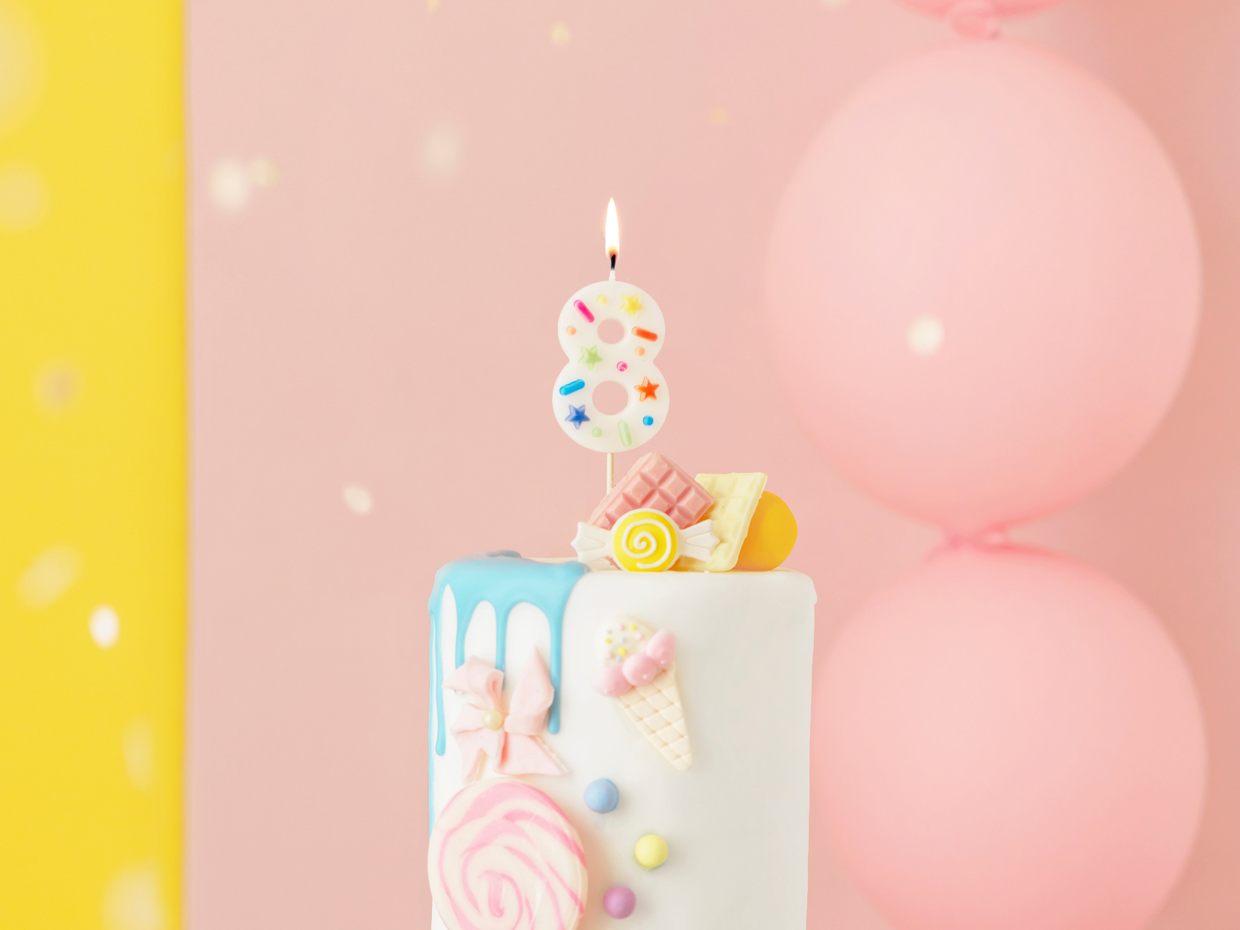 Lumânare Cifră 8 – Confetti Alb (5.5cm)