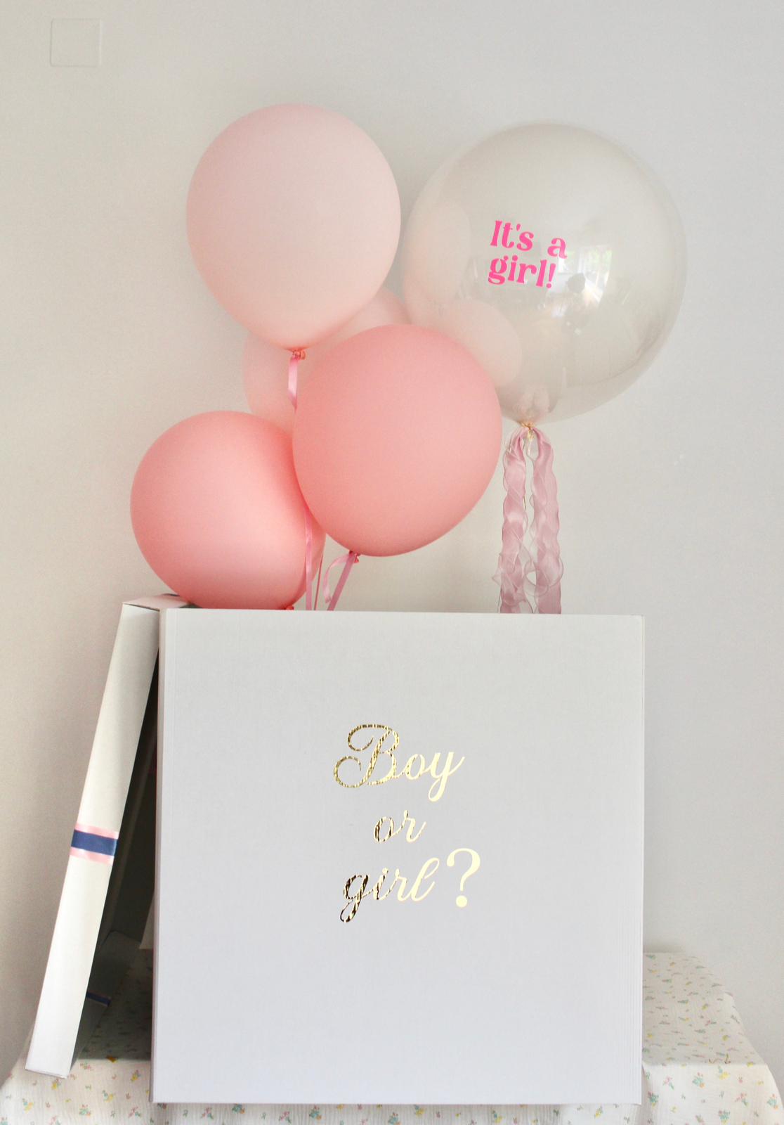 Cutie 70cm Gender Reveal Fetiță cu Bobo și baloane roz, cu heliu