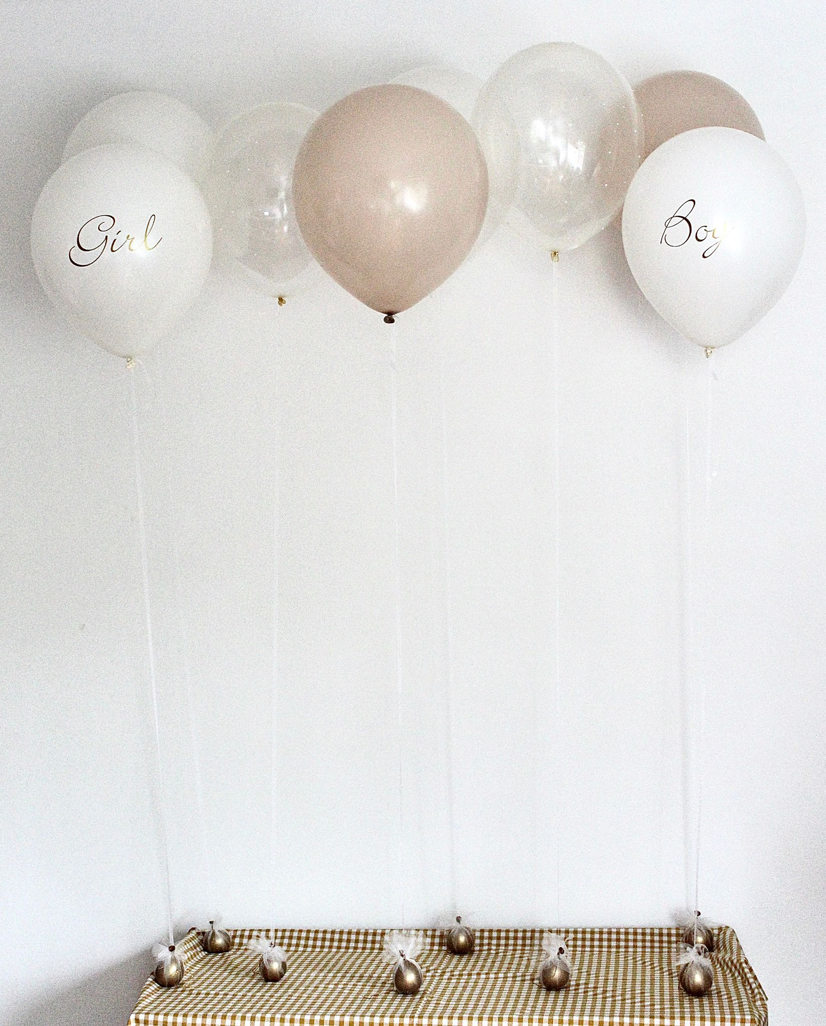 Set baloane heliu Gender Reveal „Boy or Girl” (10 buc) 43 cm, alb/bej personalizat