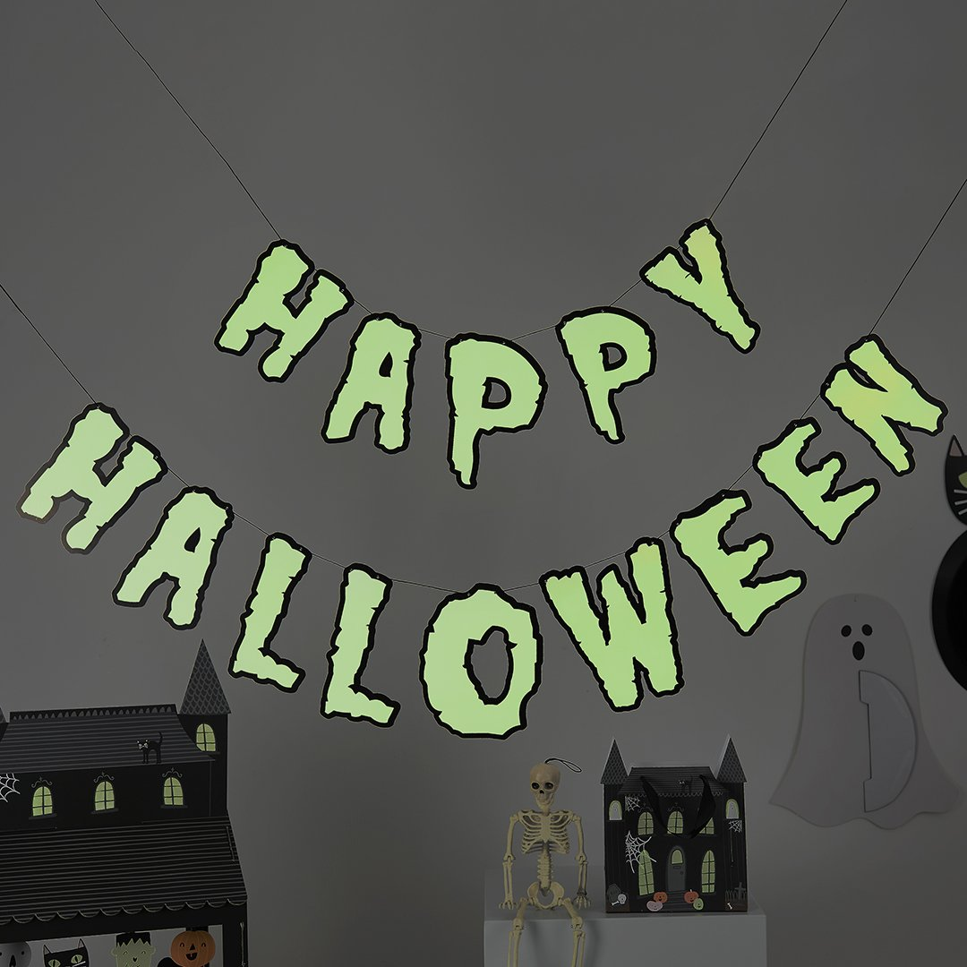 Banner decorativ Happy Halloween fosforescent de 2 metri cu litere verzi și contur negru