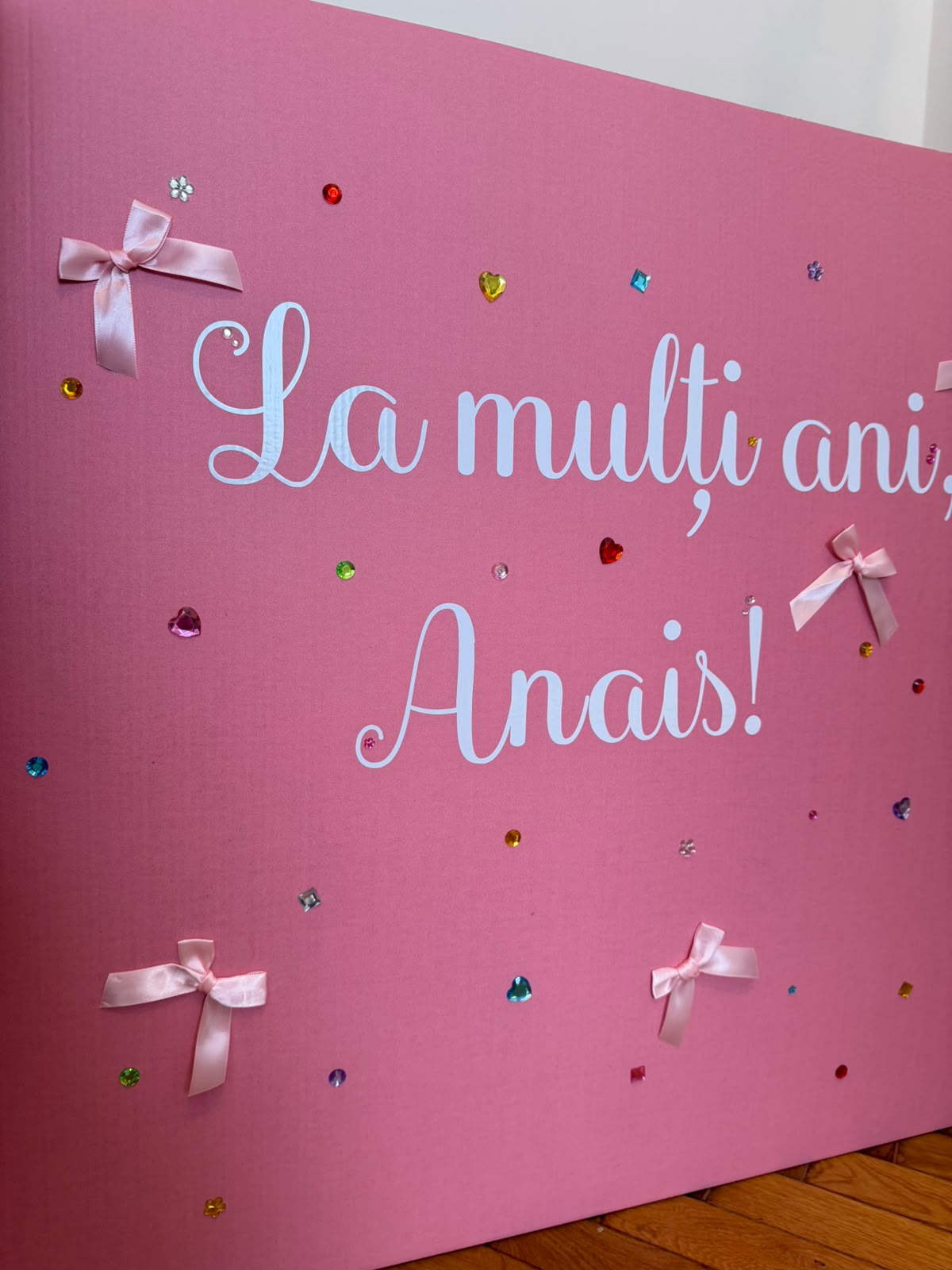 Princess Box – Cutie Surpriză Roz Personalizată cu 10 Baloane cu Heliu (Ridicare)