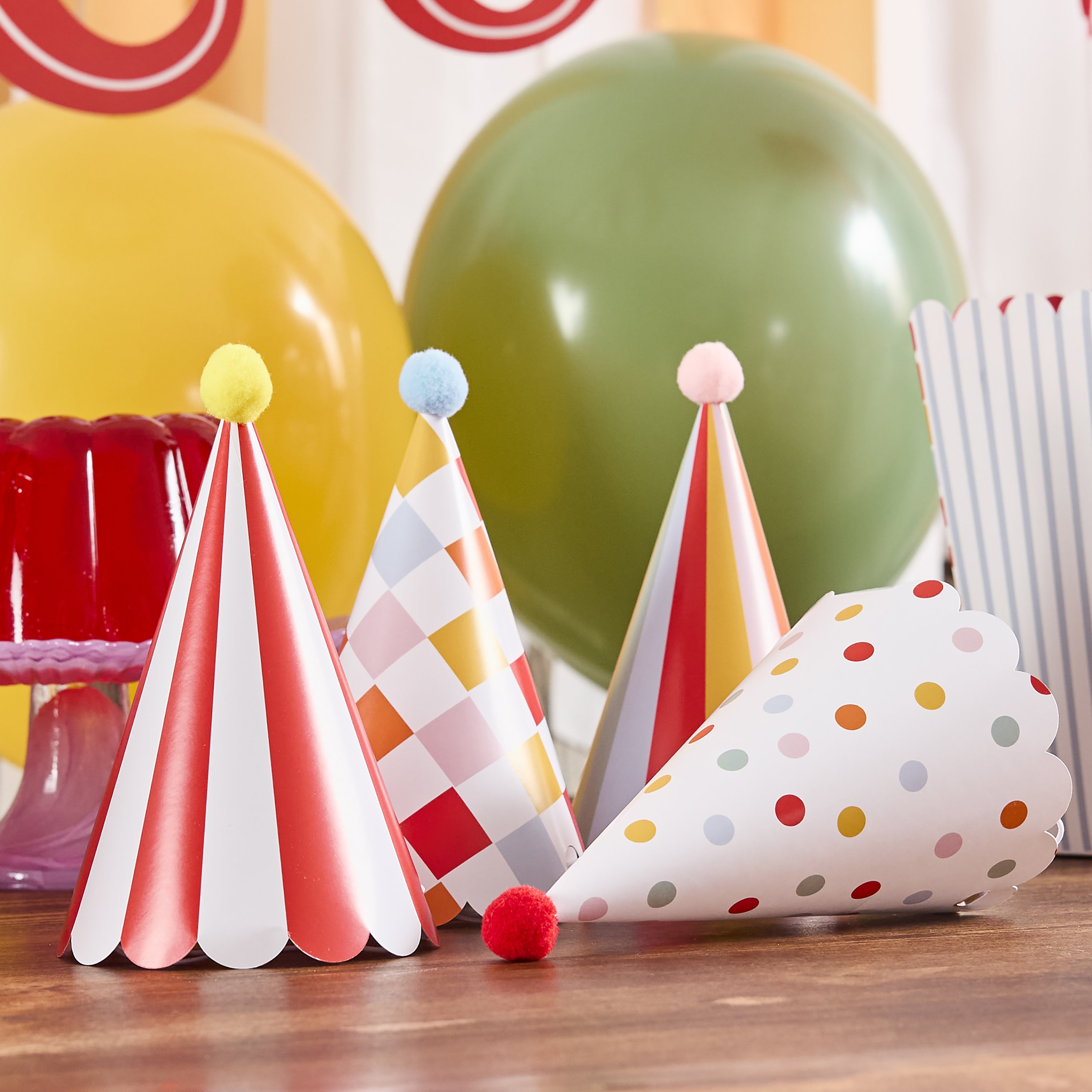 Coifuri de petrecere tematica Circ cu pompoane (8 buc) multicolor