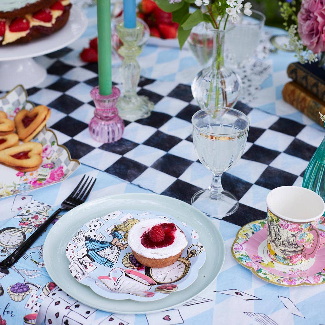Farfurii din Hârtie Alice în Țara Minunilor Albastre | Set 12 Bucăți | 17,5 cm
