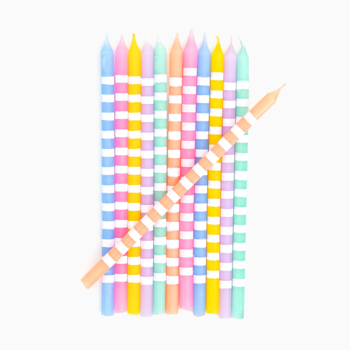 Set 12 lumanari lungi (14, 5 cm) pastel cu dungi albe