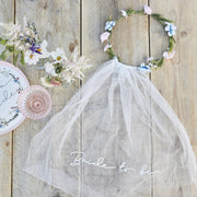 Voal de Petrecerea Burlacitelor 'Bride To Be' cu Coronita Flori